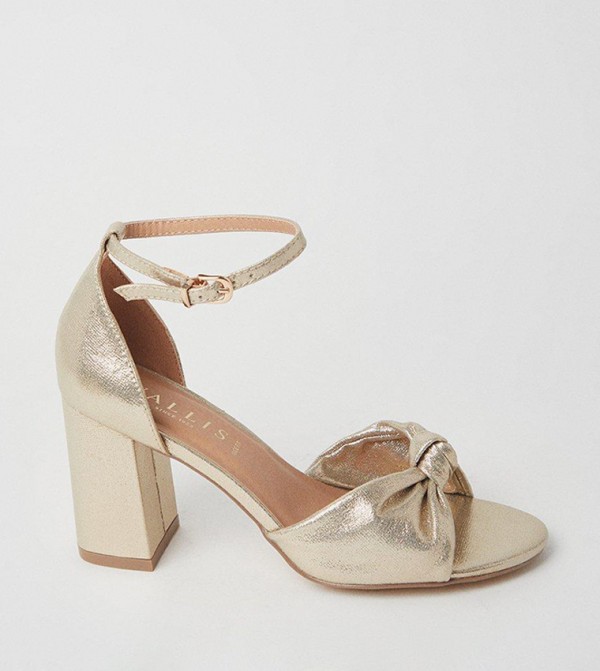 Wallis Wallis - Gold Heels