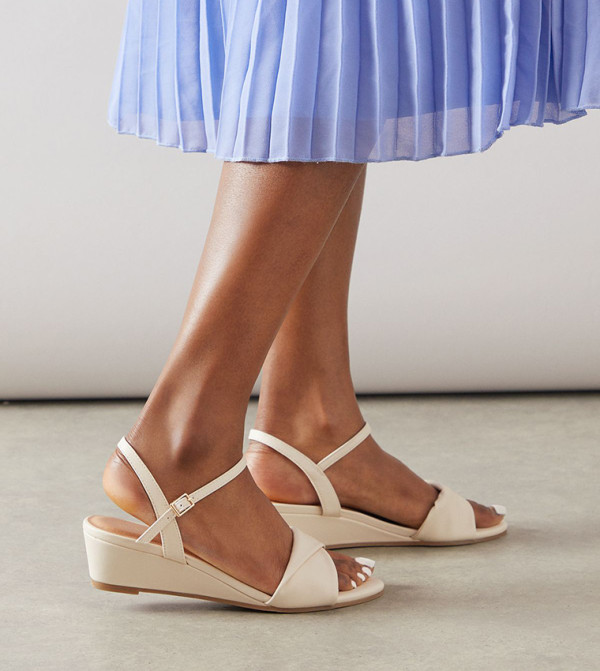 Wallis - Outlet Wallis - Outlet - Off White Wedges