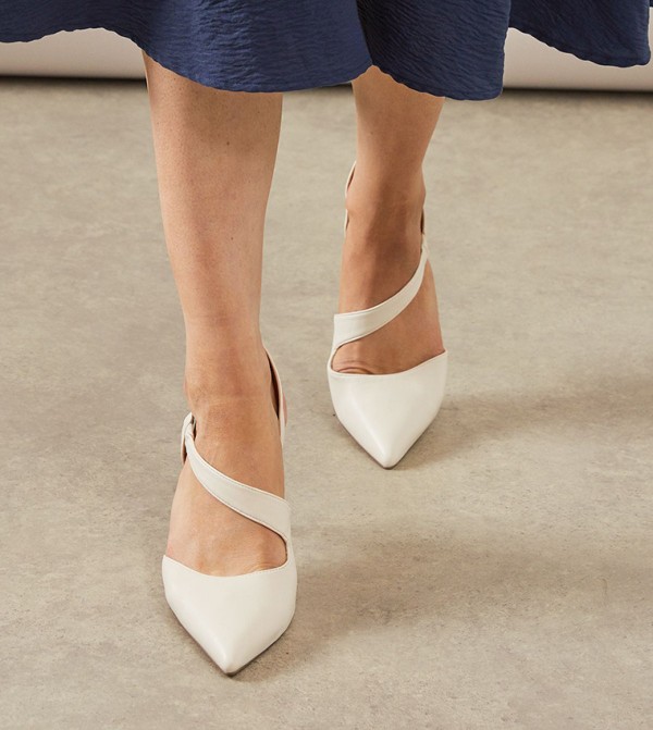 Wallis Wallis - White Pumps