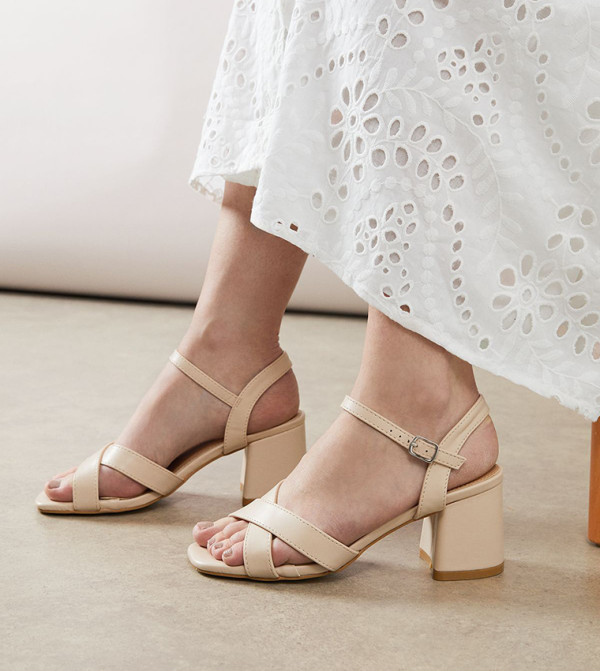 واليس - اوتليت - بيج كعب