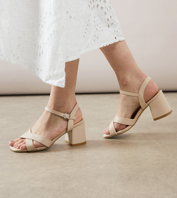 واليس - اوتليت - بيج كعب