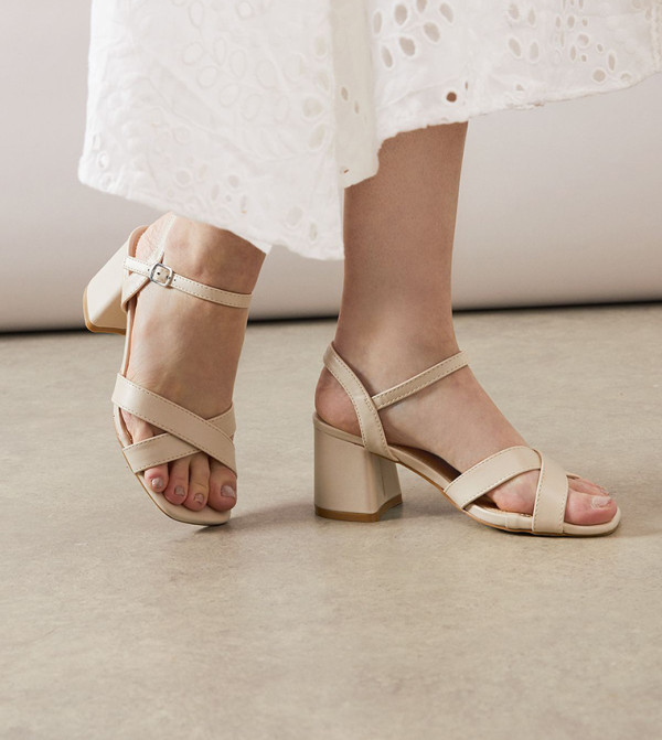 واليس - اوتليت - بيج كعب