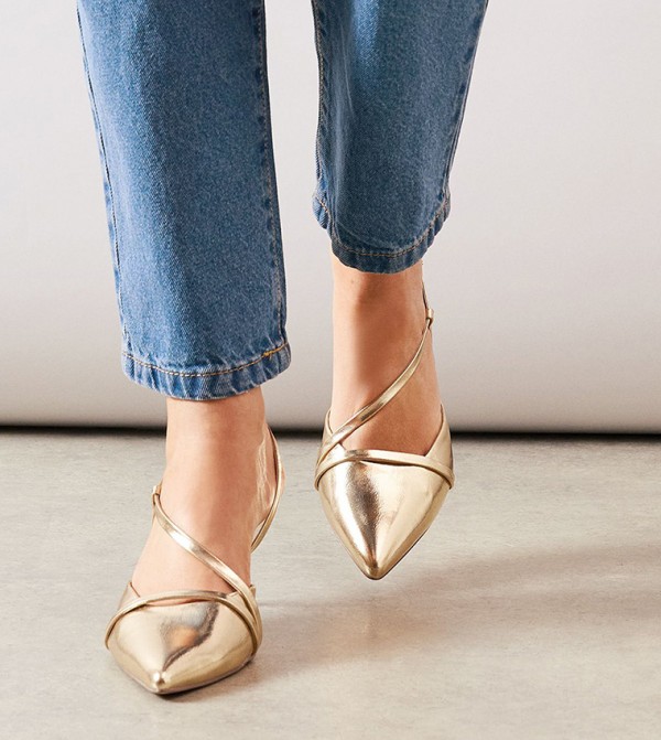 Wallis  - Gold Pumps