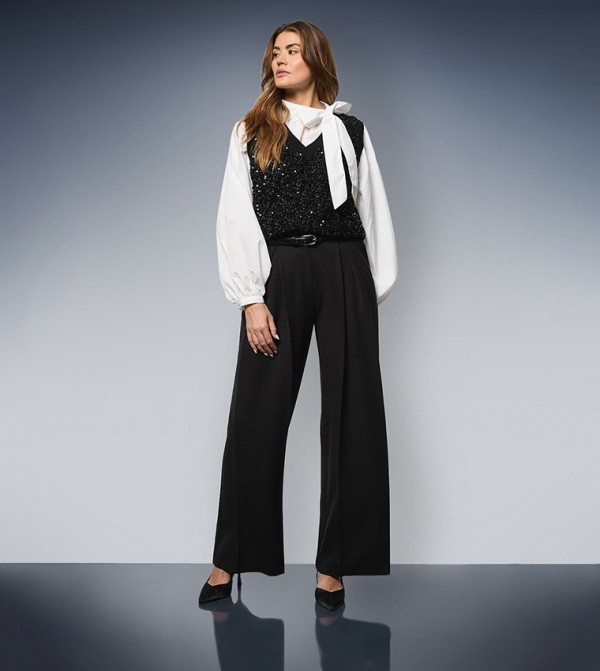 واليس  واليس - أسود V-neck Sweaters