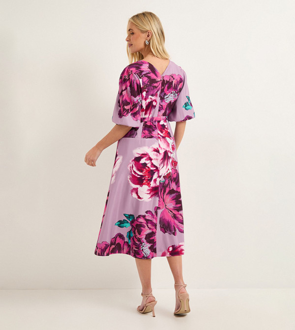 واليس   - وردي Midi Dresses