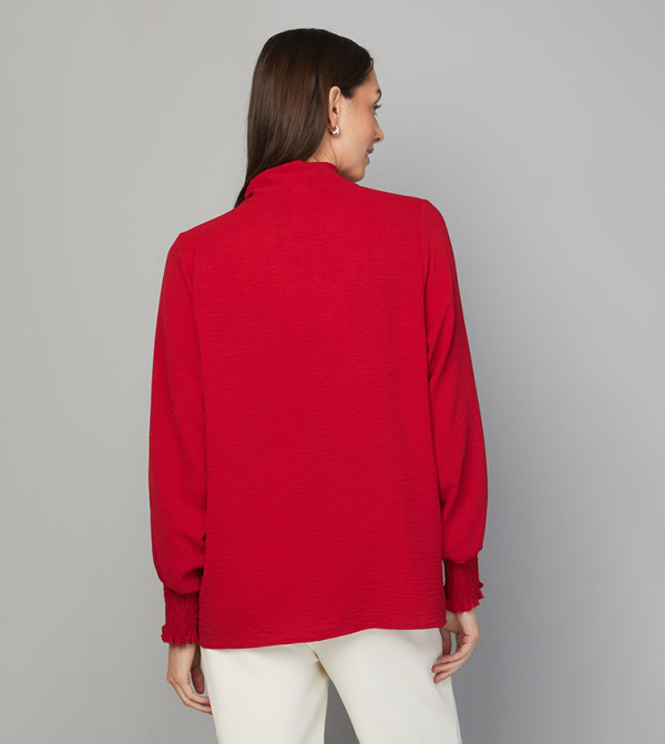 واليس   - أحمر Casual Tops