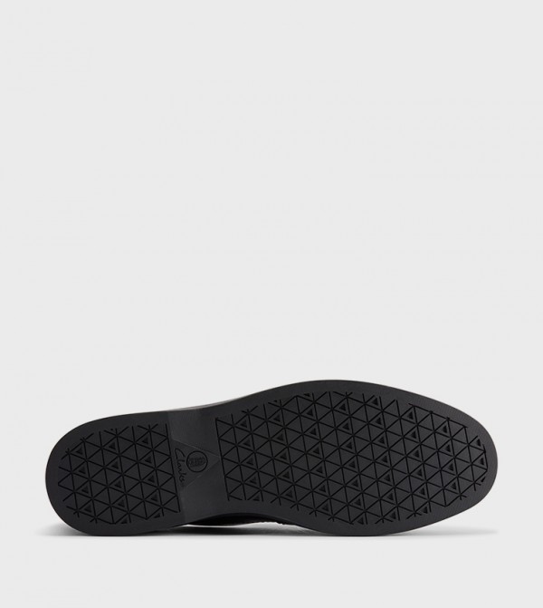 Clarks  Loafers & Moccasins - Black undefined