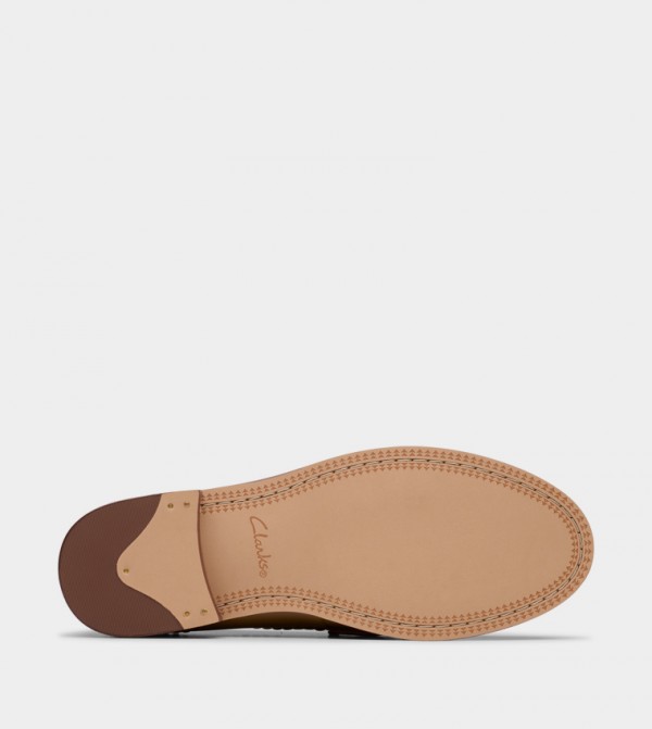 كلاركس أحذية لوفر - حنطي undefined