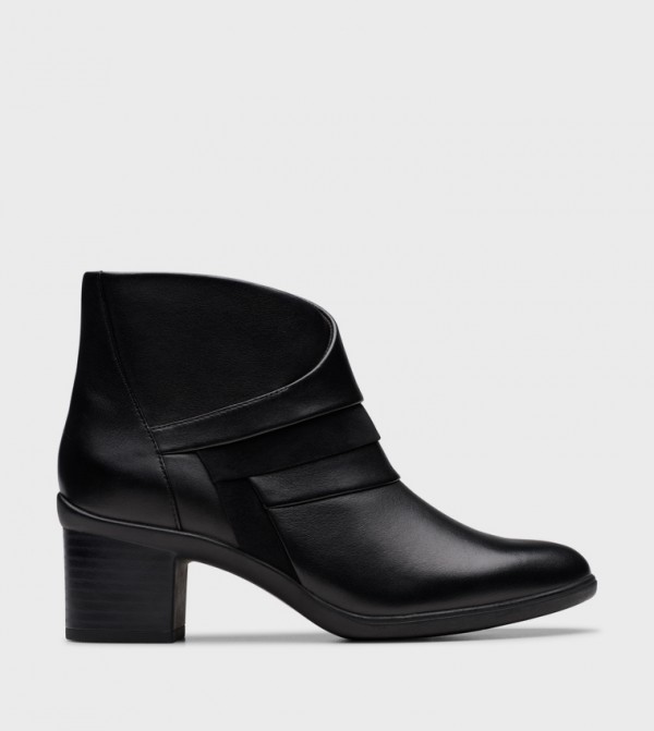 Clarks Ankle Boots - Black Ankle length Boots