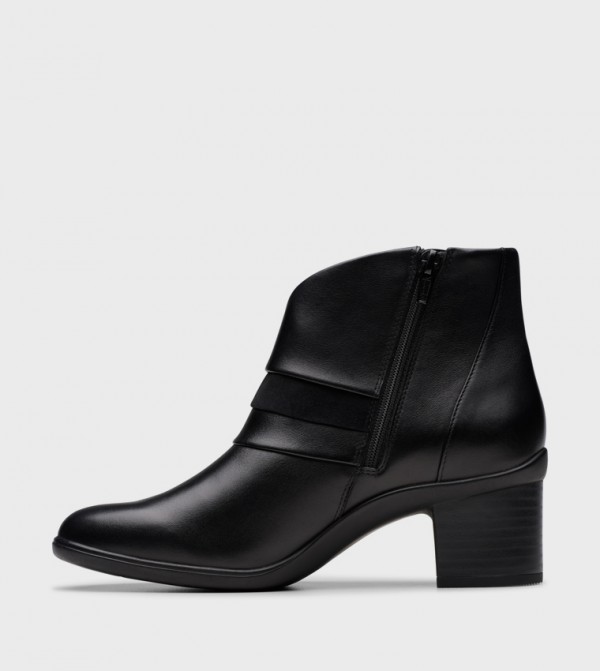 Clarks Ankle Boots - Black Ankle length Boots