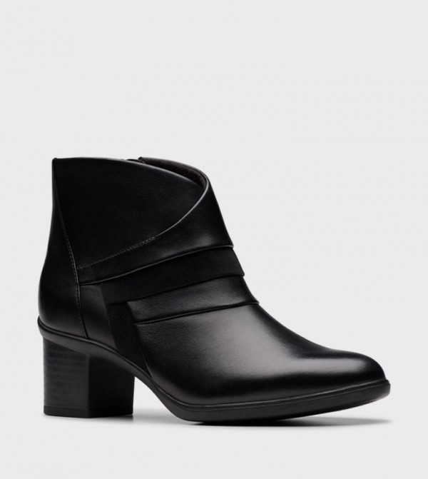 Clarks Ankle Boots - Black Ankle length Boots