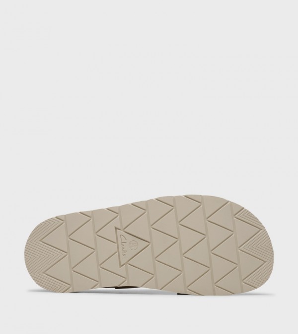 كلاركس كلاركس - بيج سهل الارتداء