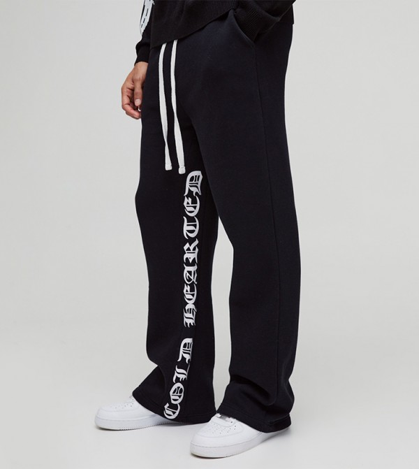 boohooMAN  Pants & Chinos - Black Joggers