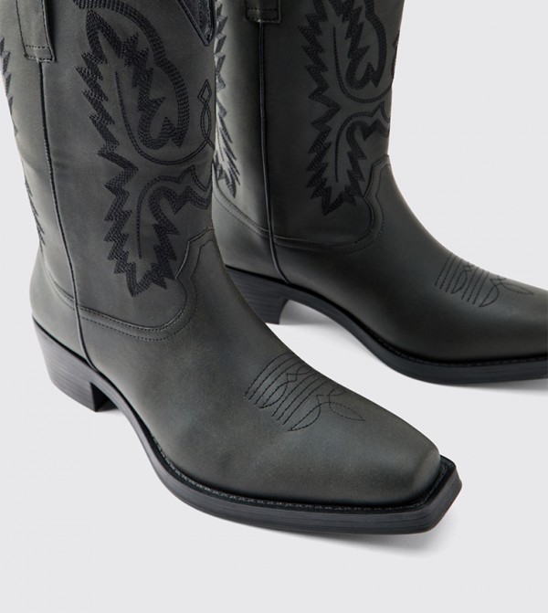 boohooMAN  Chukka Boots - Black Chukka Boots