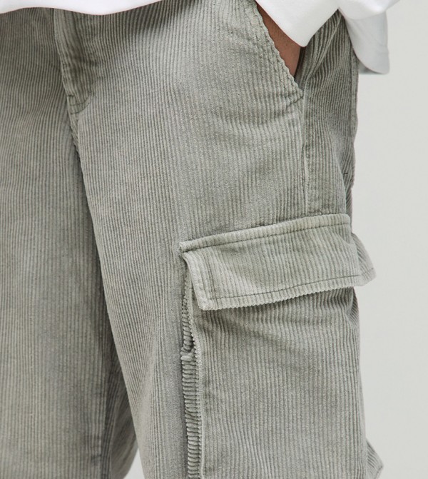 boohooMAN  Pants & Chinos - Green Cargos