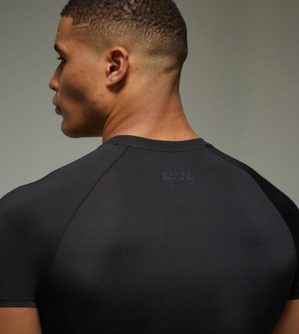 بوهو مان ملابس رياضة - أسود T-Shirts & Vests