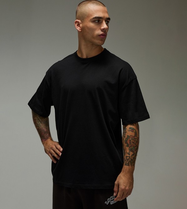 بوهو مان - أسود Round Neck T-Shirts