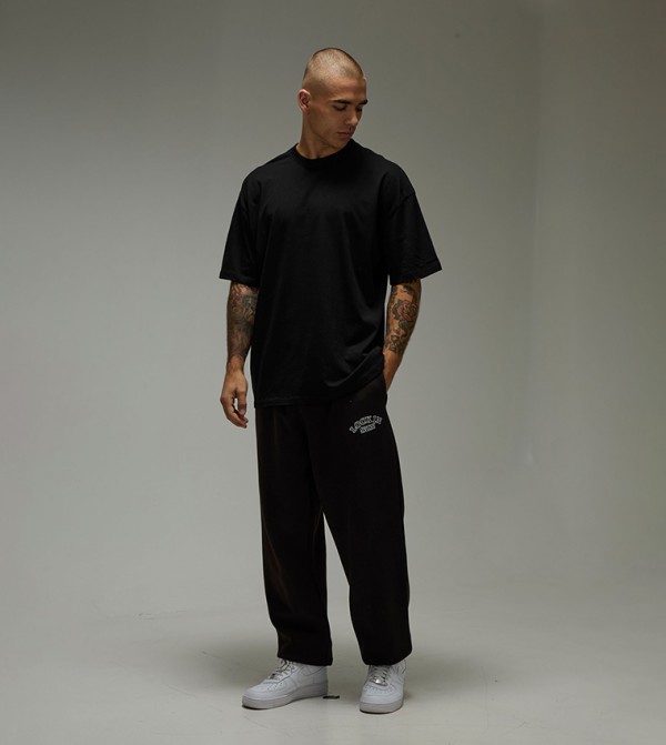 بوهو مان - أسود Round Neck T-Shirts