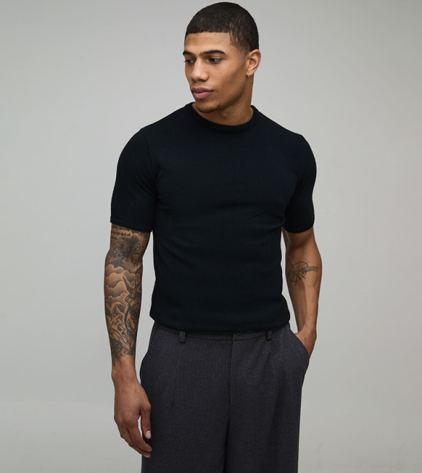 بوهو مان بوهو مان - أسود Round Neck T-Shirts