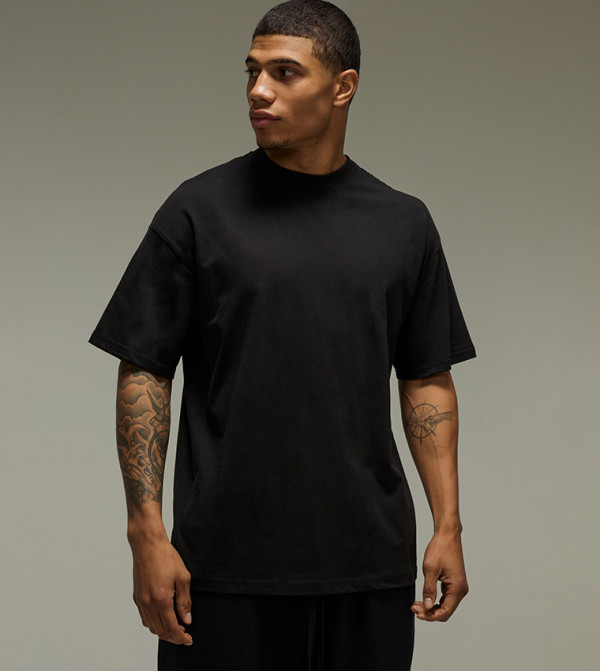 boohooMAN  T-Shirts - Black Round Neck T-Shirts