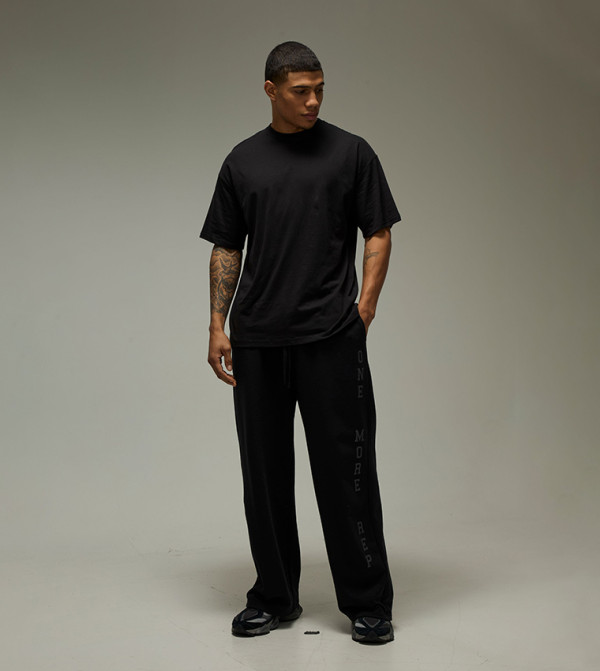 boohooMAN  T-Shirts - Black Round Neck T-Shirts