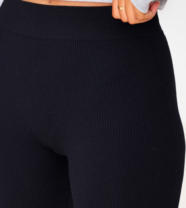 PrettyLittleThing PrettyLittleThing - Black leggings