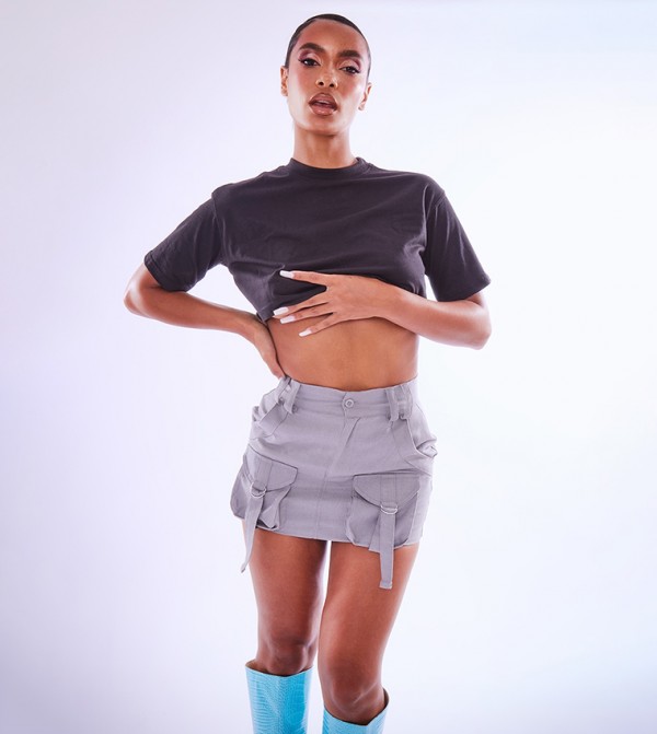 بريتي ليتل ثينغ  - رمادي داكن Mini Skirts