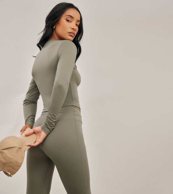 بريتي ليتل ثينغ  ملابس رياضة - زيتي  بلايز