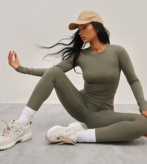 بريتي ليتل ثينغ  ملابس رياضة - زيتي  بلايز