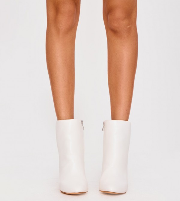 PrettyLittleThing  Boots - White Ankle length Boots