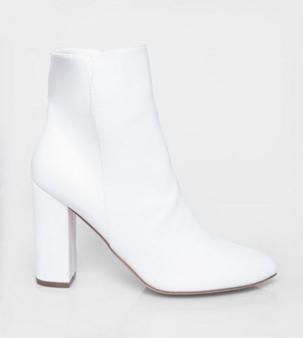 PrettyLittleThing  Boots - White Ankle length Boots