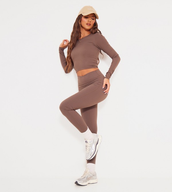 بريتي ليتل ثينغ  - بني  Cropped Tops