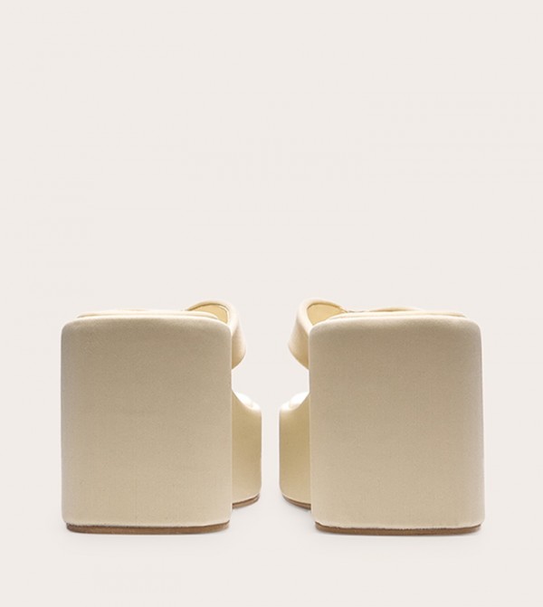 PrettyLittleThing - Light Yellow Platforms