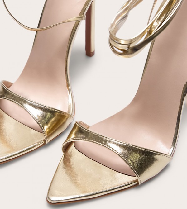 PrettyLittleThing PrettyLittleThing - Gold Heels