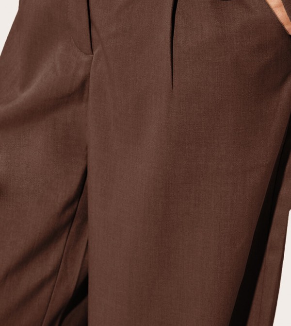 PrettyLittleThing - Dark Brown Casual Pants