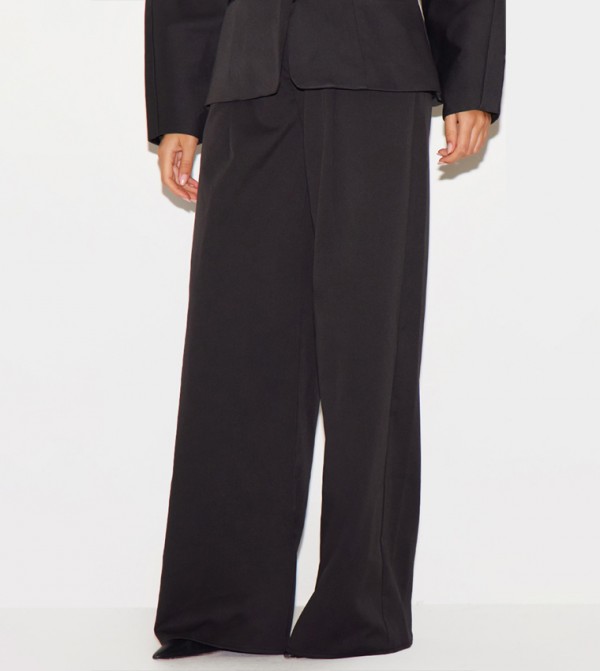PrettyLittleThing PrettyLittleThing - Black Casual Pants