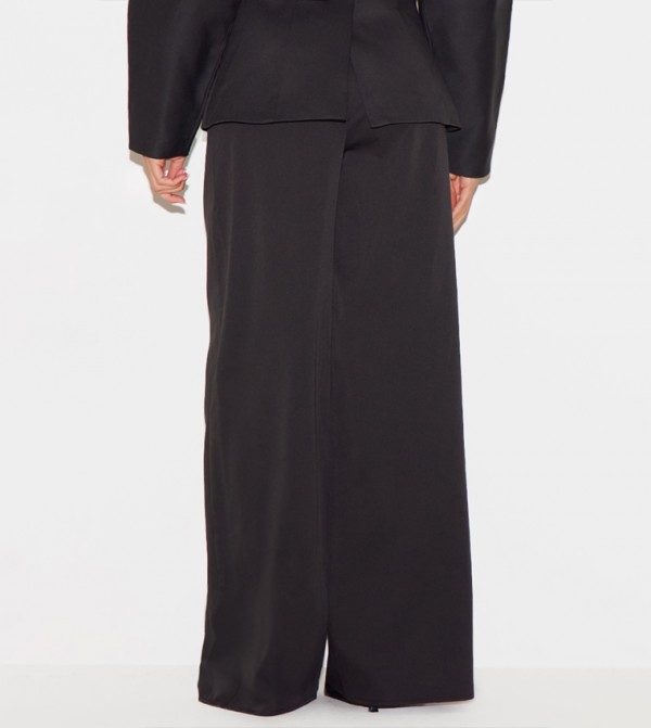 PrettyLittleThing PrettyLittleThing - Black Casual Pants
