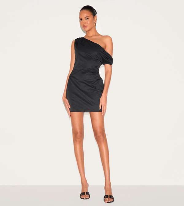 PrettyLittleThing PrettyLittleThing - Black Casual Dresses