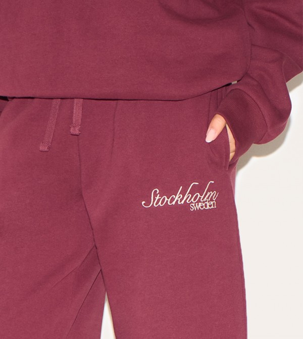 PrettyLittleThing  - Burgundy Sweatpants