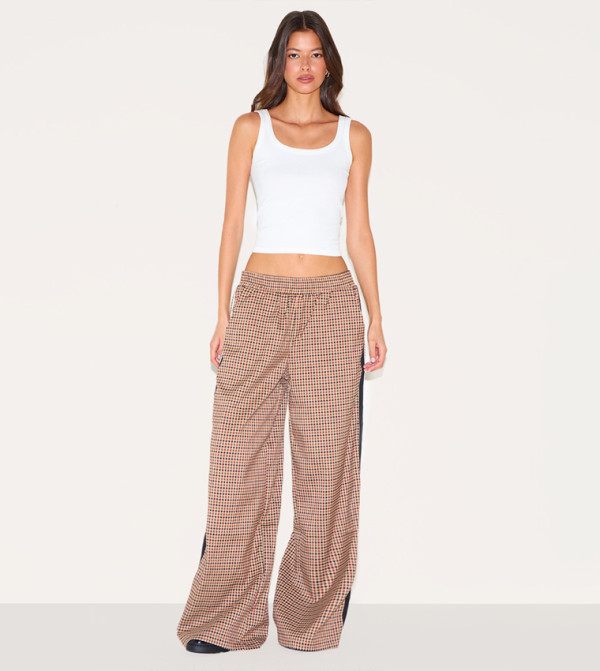 PrettyLittleThing PrettyLittleThing - Brown Casual Pants