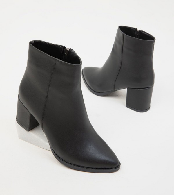 سوهو - أوتليت  - أسود Ankle length Boots