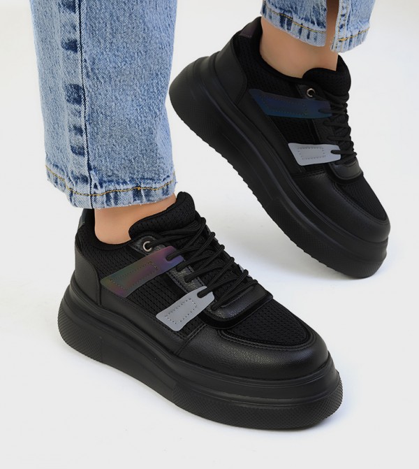 SOHO  - Black Low Top