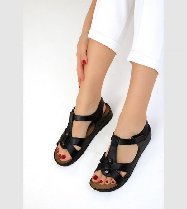 SOHO - Outlet  - Black Flat Sandals