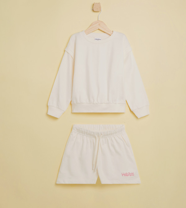 BABIES & MORE  - Cream Top & Shorts