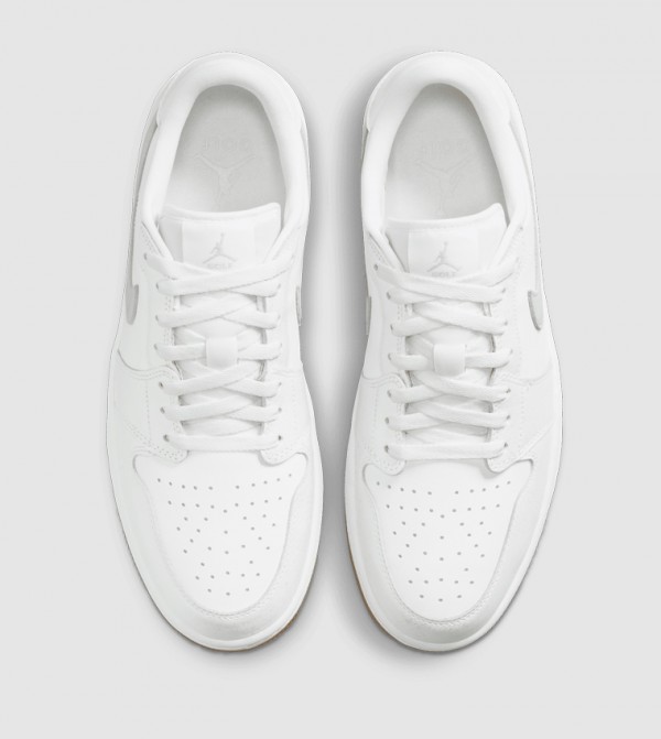 Nike  - White Low Top