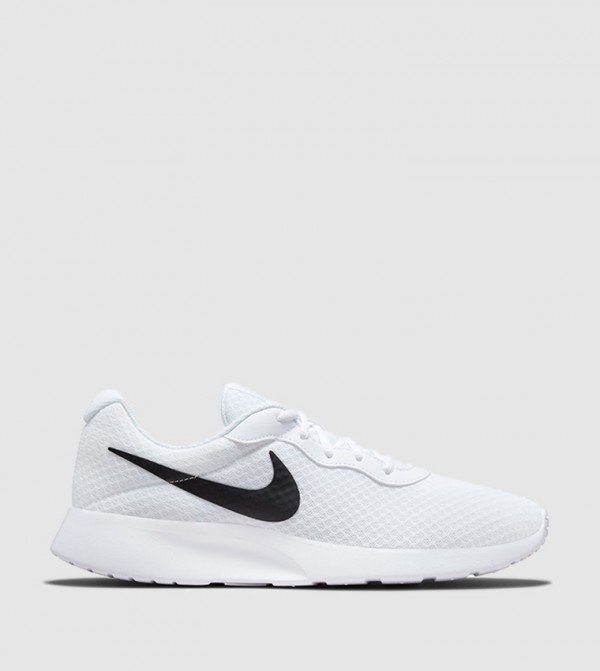 Nike sneakers price in qatar best sale