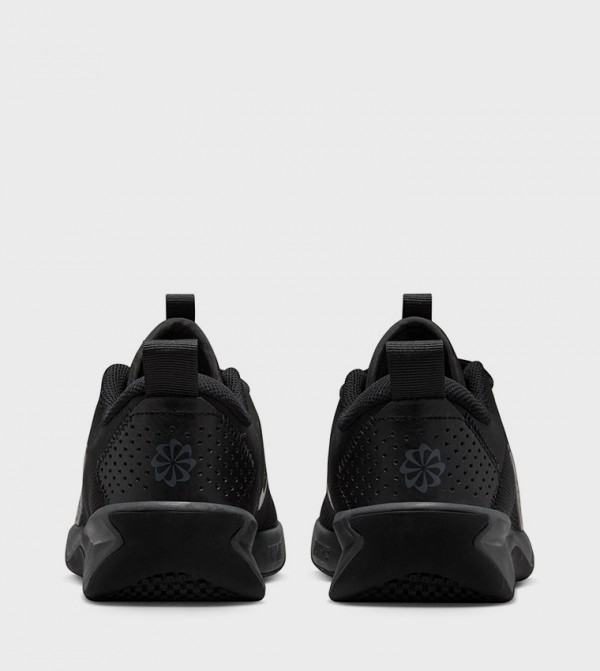 Nike - Black Low Top