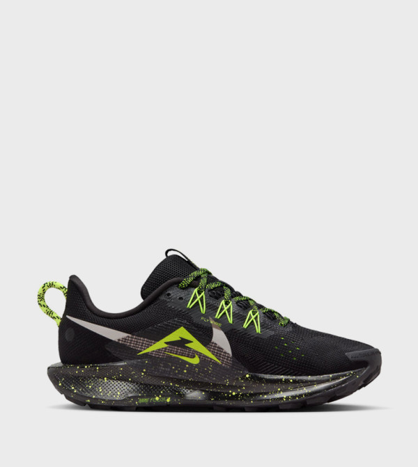 Nike Shoes - Black Running Shoes