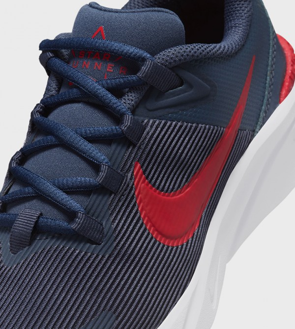 Nike  Sports Shoes - Black Low Top