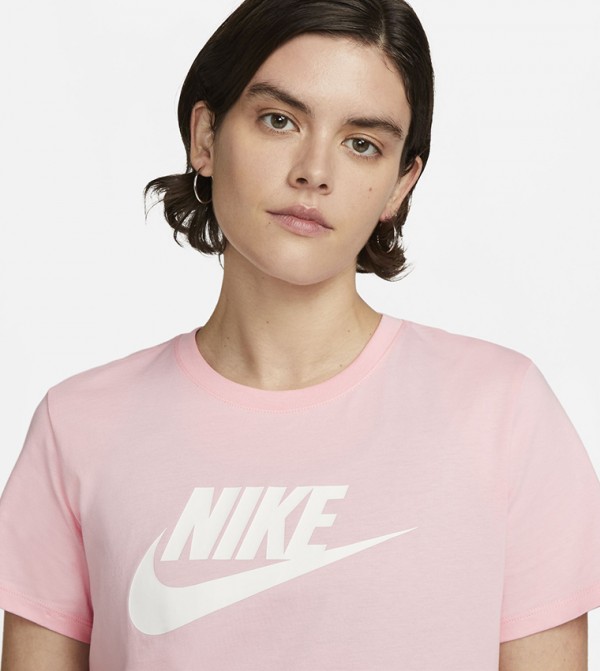 Nike Sportswear - Pink T-shirts